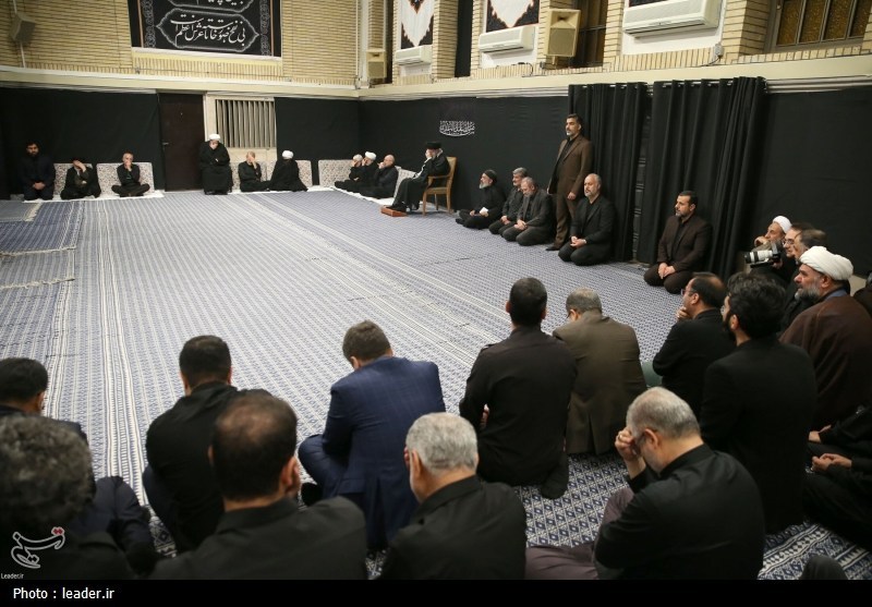 İmam Hamanei Tasua Gecesi Yas Merasimine Katıldı