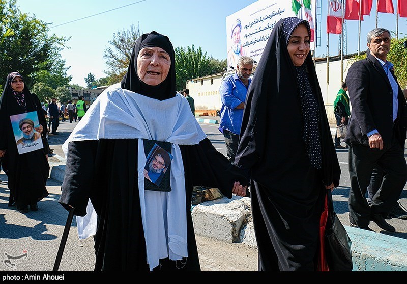 Tahran’da Cuma Namazı İmam Hamanei İmametinde Kılındı