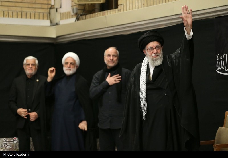 İmam Hamanei Tasua Gecesi Yas Merasimine Katıldı