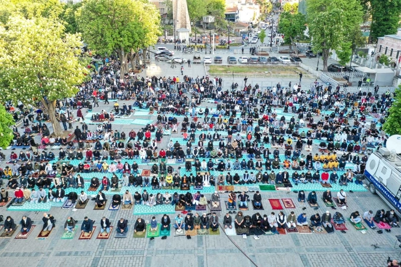 Ayasofya Camii'nde Bayram Namazı Kılındı