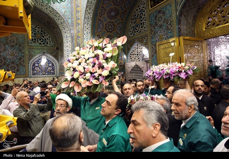 Hz. İmam Rıza (a.s) Türbesi Çiçeklerle Süslendirildi