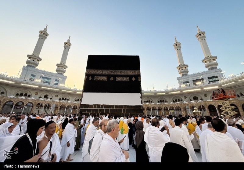 Hac Farizasını Yerine Getiren Müslümanlar, Mescid-i Haram'da