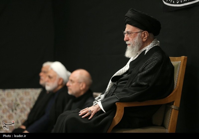 İmam Hamanei Tasua Gecesi Yas Merasimine Katıldı