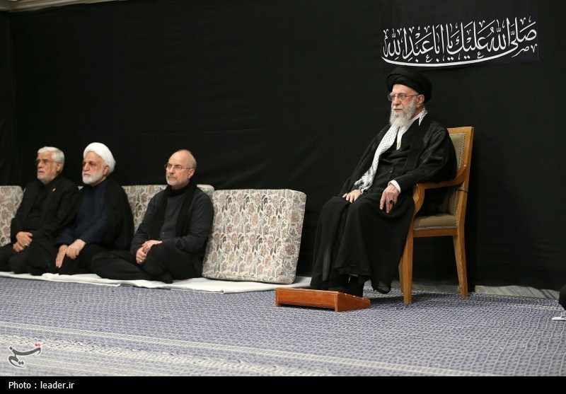 İmam Hamanei Tasua Gecesi Yas Merasimine Katıldı