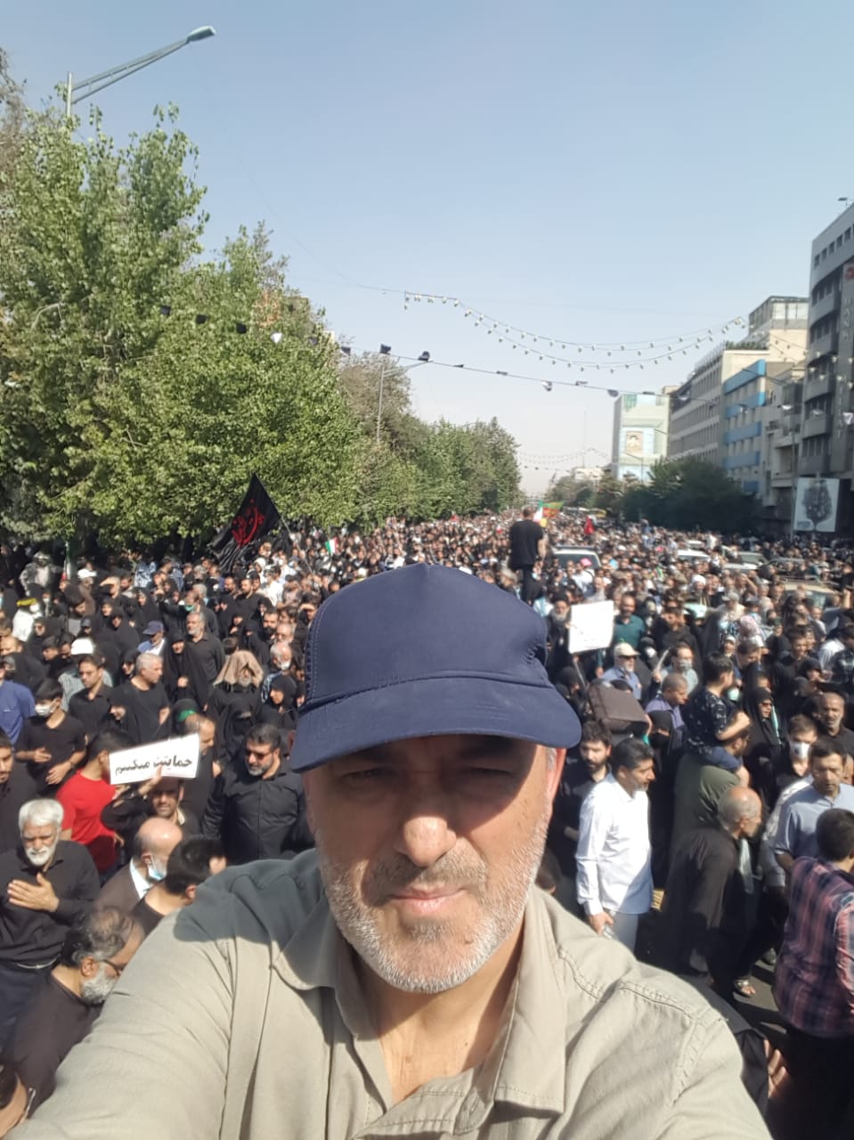 Tahran'da Cuma Namazı Sonrası Yürüyüş