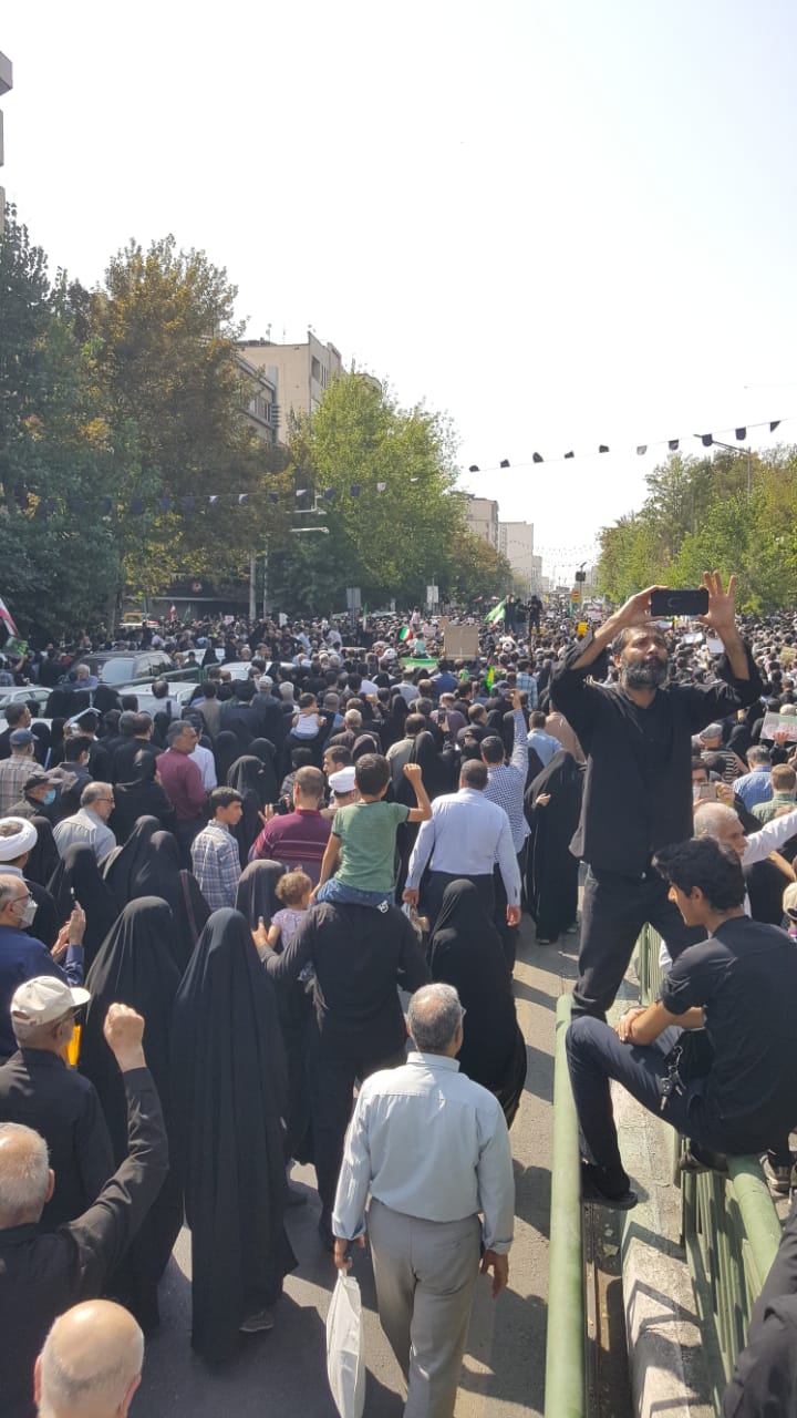 Tahran'da Cuma Namazı Sonrası Yürüyüş