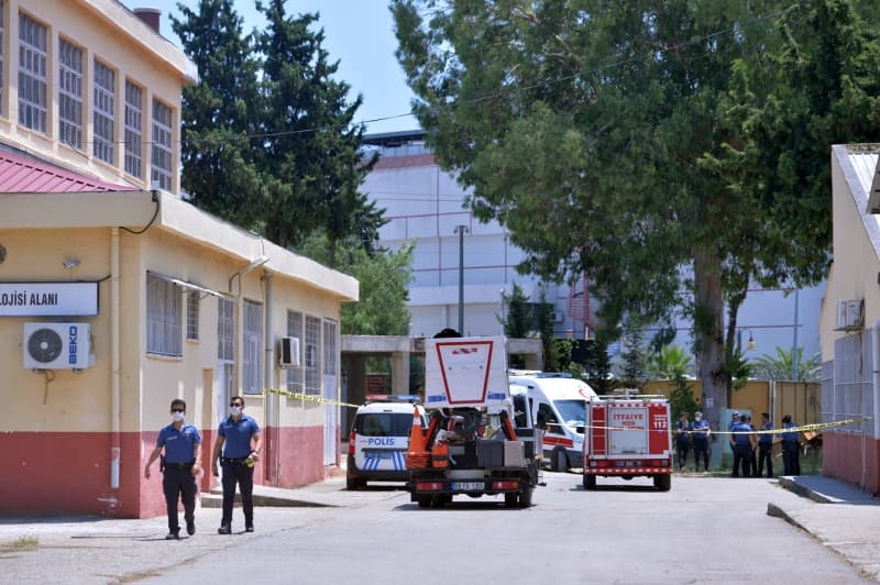 Mersin'deki Lisenin Kimya Laboratuvarında Patlama