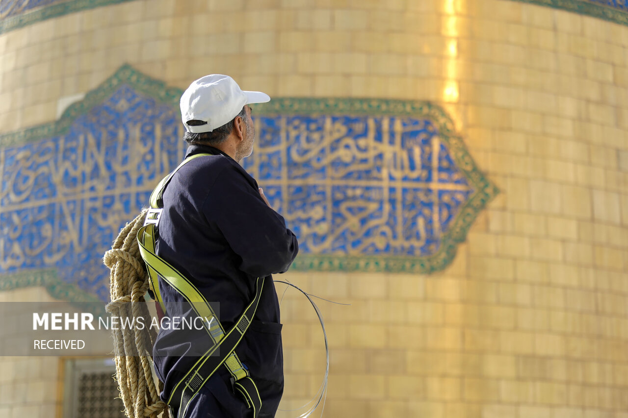 Hz. İmam Rıza'nın (a.s) Türbesi Siyaha Büründü