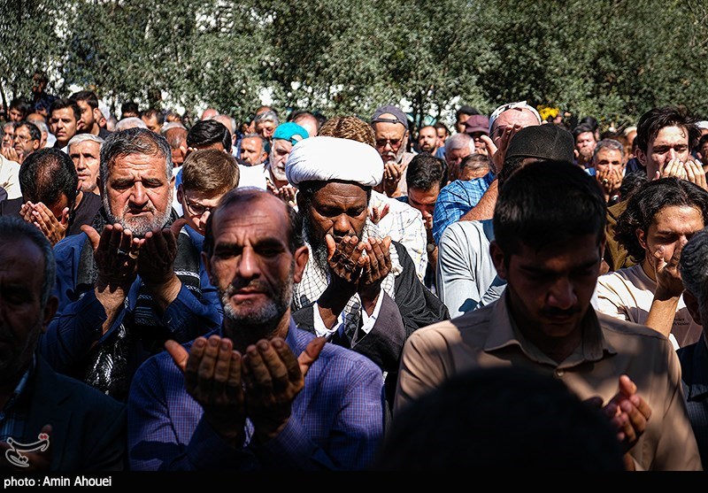 Tahran’da Cuma Namazı İmam Hamanei İmametinde Kılındı