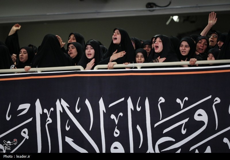 İmam Hamanei Tasua Gecesi Yas Merasimine Katıldı