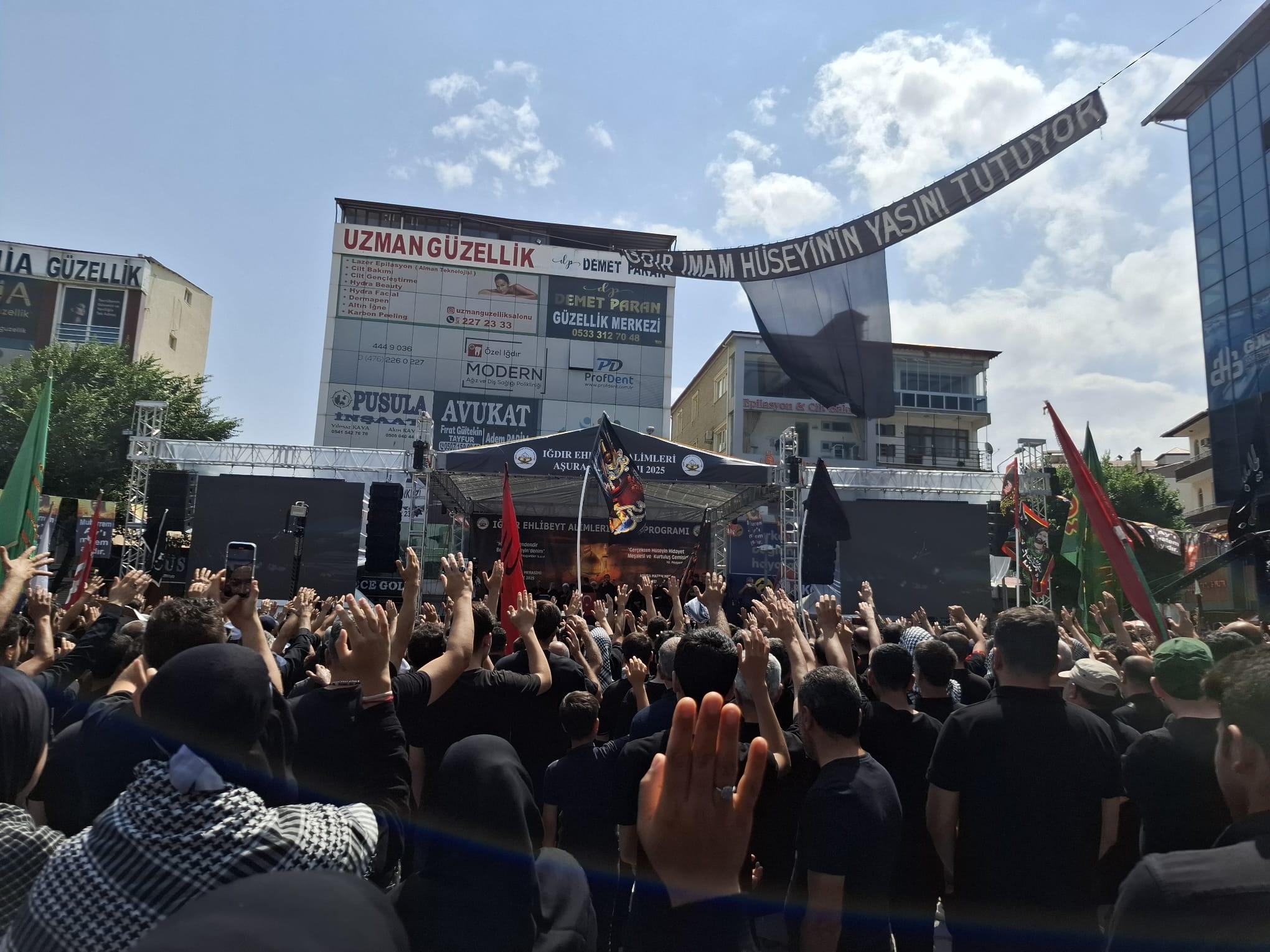 Iğdır Hz. Hüseyin (as) ve Yarenlerinin Yasını Tutuyor