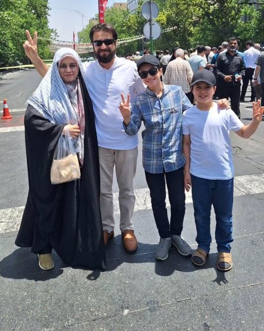 Tahran Halkı Aileleri İle Cuma Namazında 